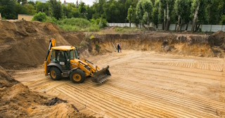 Разработка котлована Пугачёв стоимость за от 582 руб. м3 - заказать работы по копке и рытью котлованов | траншей